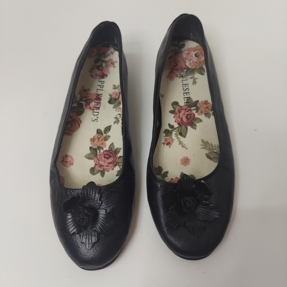 Appleseed's Black Leather Floral Applique Ballet Flats 9.5 Shoes Slip On - Picture 2 of 12